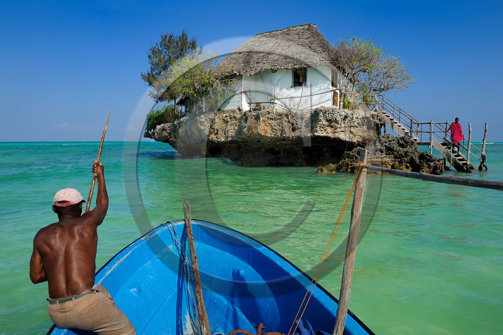 Tanzanie, archipel de Zanzibar, île de Unguja (Zanzibar), côte est, le restaurant The Rock perché sur un îlot à Pingwe    Tanzania, Zanzibar Archipelago, Unguja island (Zanzibar), east coast, The Rock restaurant perched on an small island at Pingwe