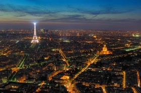 France, Paris (75) 7eme arrondissement, la Tour Eiffel et les Invalides de nuit depuis la Tour Montparnasse    France, Paris (75),  the Eiffel Tower and the Invalides by night seen from the Montparnasse Tower