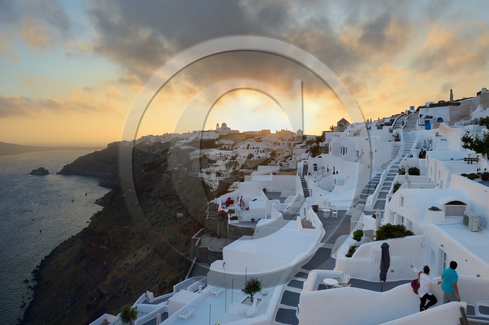 Grèce, Les Cyclades, mer Égée, île de Santorin (Thira ou Théra), village de Oia, l'hôtel Relais & Châteaux Kirini Suites & Spa  Greece, Cyclades, Aegean Sea, Santorini (Thira or Thera), village of Oia, Relais & Châteaux hotel Kirini Suites & Spa